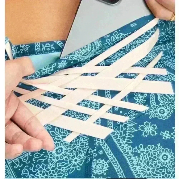 Fabletics Women’s Boost PowerHold® High-Waisted 7/8 Leggings Size Medium Womens - Picture 3 of 4